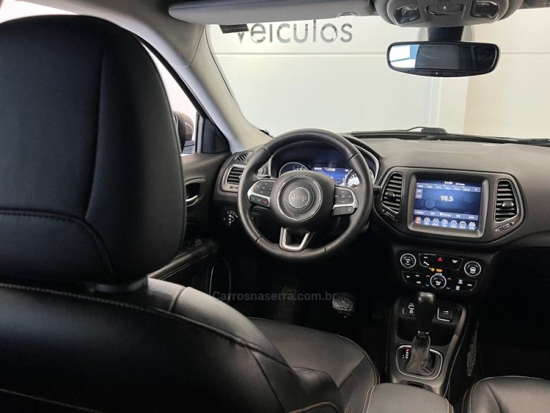 JEEP COMPASS 2.0 16V LONGITUDE 2020/2021 ÓTIMA CAR FLORES DA CUNHA / Carros no Vale