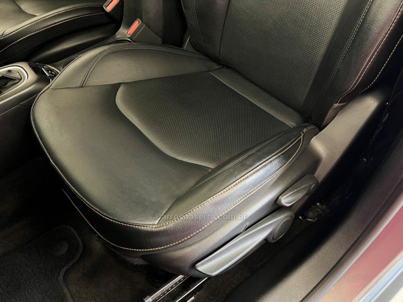 JEEP COMPASS 2.0 16V LONGITUDE 2020/2021 ÓTIMA CAR FLORES DA CUNHA / Carros no Vale