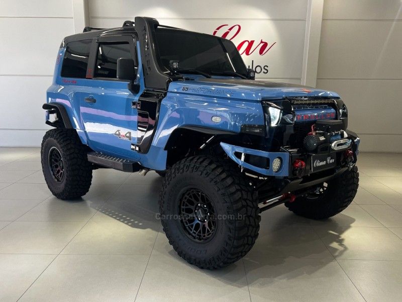TROLLER T4 3.2 XLT 4X4 20V TURBO INTERCOOLER 2017/2018 ÓTIMA CAR FLORES DA CUNHA / Carros no Vale