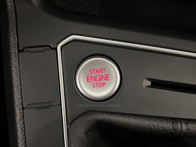 VOLKSWAGEN NIVUS 1.0 TSI HIGHLINE 2022/2023 ÓTIMA CAR FLORES DA CUNHA / Carros no Vale
