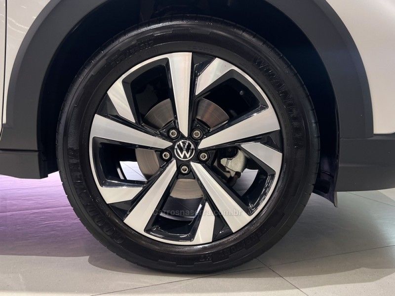 VOLKSWAGEN NIVUS 1.0 TSI HIGHLINE 2022/2023 ÓTIMA CAR FLORES DA CUNHA / Carros no Vale