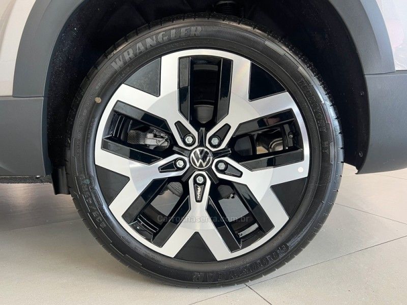 VOLKSWAGEN TAOS 1.4 16V HIGHLINE TSI 2025/2025 ÓTIMA CAR FLORES DA CUNHA / Carros no Vale