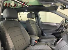 VOLKSWAGEN TIGUAN 2.0 ALLSPACE R-LINE 300 TSI 2024/2025 ÓTIMA CAR FLORES DA CUNHA / Carros no Vale