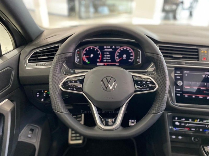 VOLKSWAGEN TIGUAN 2.0 ALLSPACE R-LINE 300 TSI 2024/2025 ÓTIMA CAR FLORES DA CUNHA / Carros no Vale