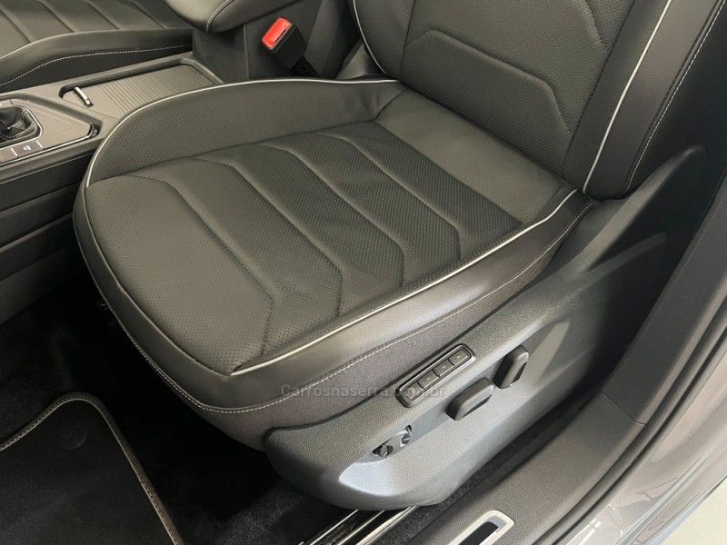 VOLKSWAGEN TIGUAN 2.0 ALLSPACE R-LINE 300 TSI 2024/2025 ÓTIMA CAR FLORES DA CUNHA / Carros no Vale