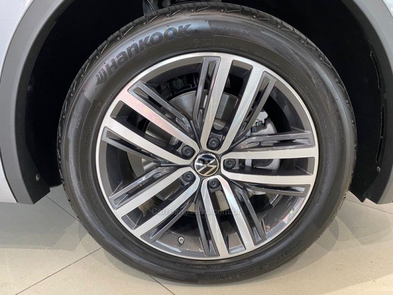 VOLKSWAGEN TIGUAN 2.0 ALLSPACE R-LINE 300 TSI 2024/2025 ÓTIMA CAR FLORES DA CUNHA / Carros no Vale