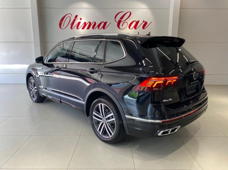 VOLKSWAGEN TIGUAN 2.0 ALLSPACE R-LINE 300 TSI 2024/2025 ÓTIMA CAR FLORES DA CUNHA / Carros no Vale