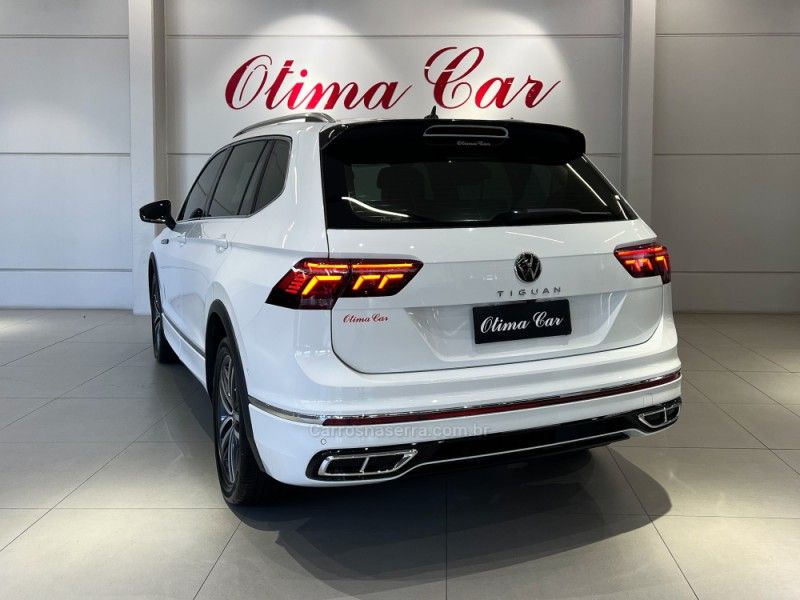 VOLKSWAGEN TIGUAN 2.0 ALLSPACE R-LINE 300 TSI 2024/2025 ÓTIMA CAR FLORES DA CUNHA / Carros no Vale