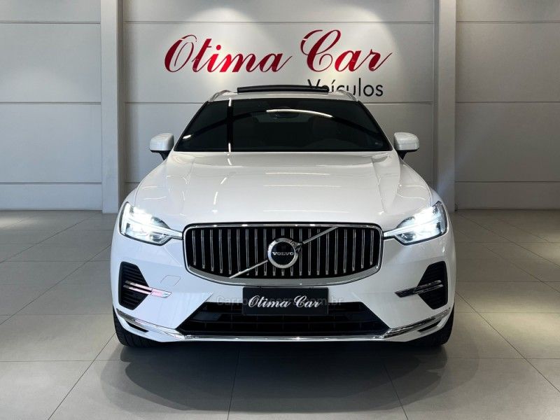 VOLVO XC60 2.0 T8 RECHARGE PLUS AWD HIBRIDO 2022/2023 ÓTIMA CAR FLORES DA CUNHA / Carros no Vale