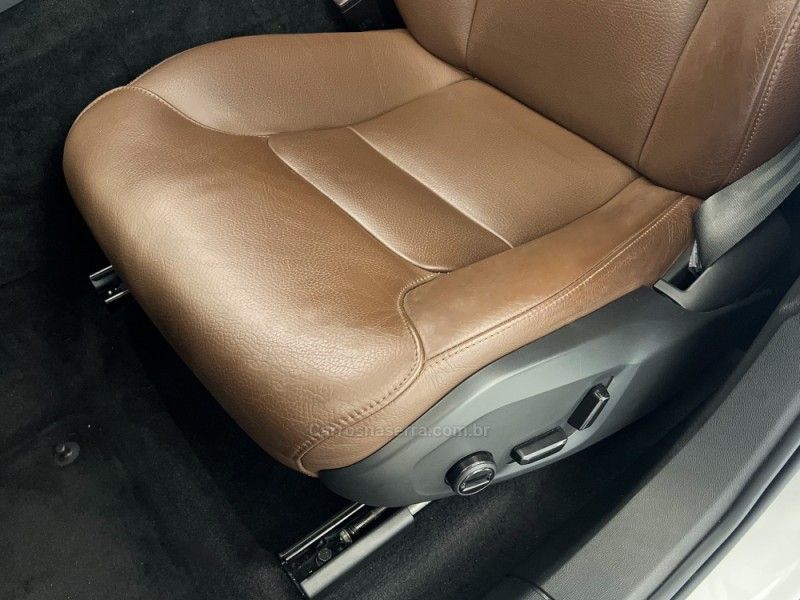 VOLVO XC60 2.0 T8 RECHARGE PLUS AWD HIBRIDO 2022/2023 ÓTIMA CAR FLORES DA CUNHA / Carros no Vale