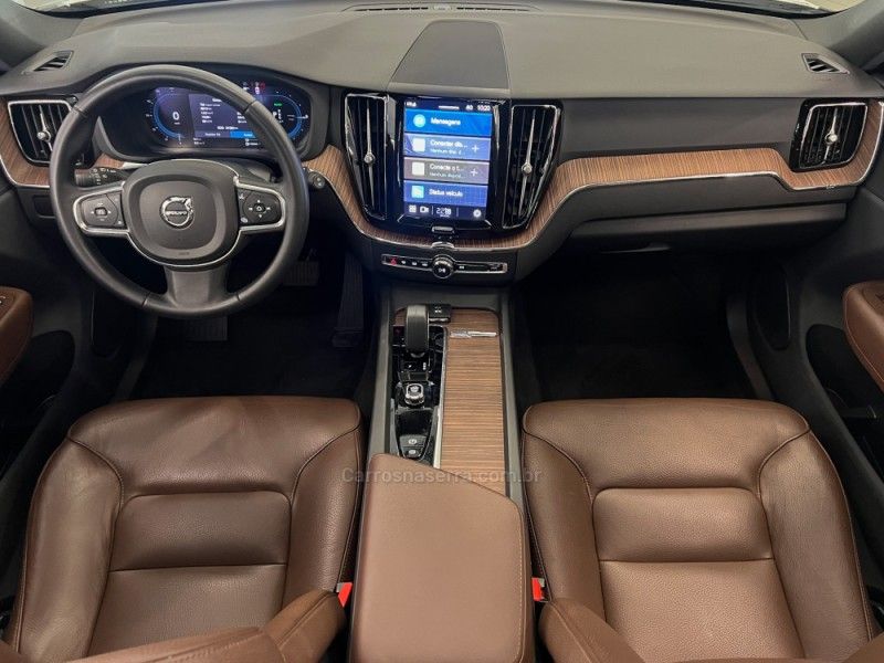 VOLVO XC60 2.0 T8 RECHARGE PLUS AWD HIBRIDO 2022/2023 ÓTIMA CAR FLORES DA CUNHA / Carros no Vale