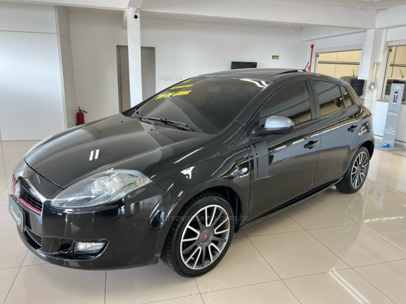 FIAT BRAVO 1.8 SPORTING 16V AUTOMATIZADO 2012/2013 CIMIRRO AUTOMÓVEIS TAQUARA / Carros no Vale