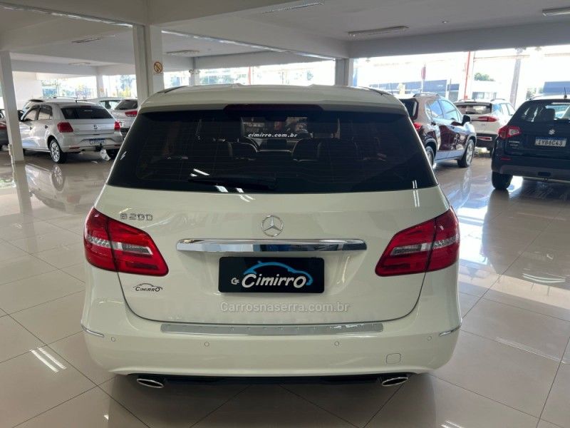 MERCEDES-BENZ B 200 1.6 TURBO 2014/2014 CIMIRRO AUTOMÓVEIS TAQUARA / Carros no Vale
