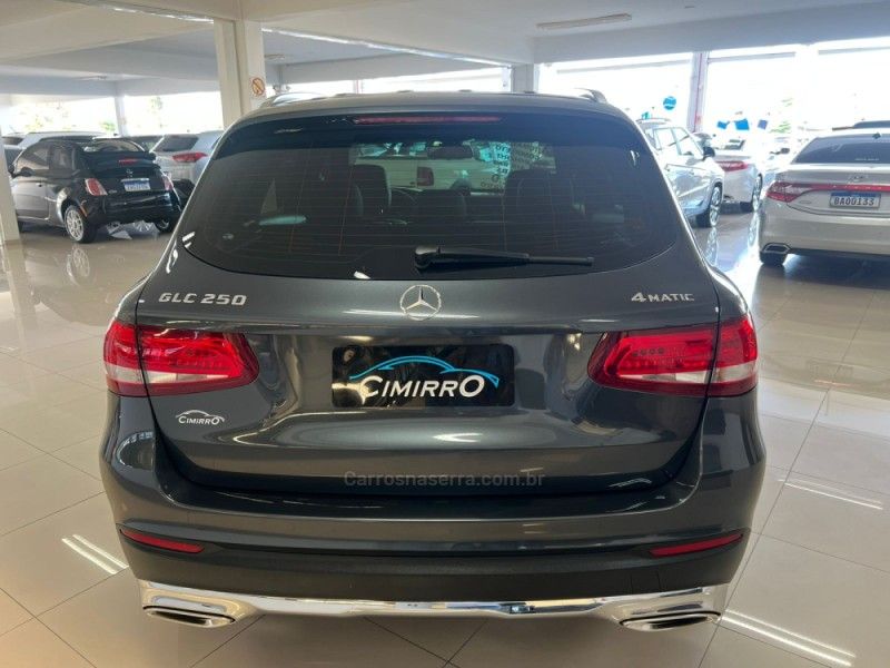 MERCEDES-BENZ GLC 250 2.0 16V CGI 4MATIC 9G-TRONIC 2016/2016 CIMIRRO AUTOMÓVEIS TAQUARA / Carros no Vale