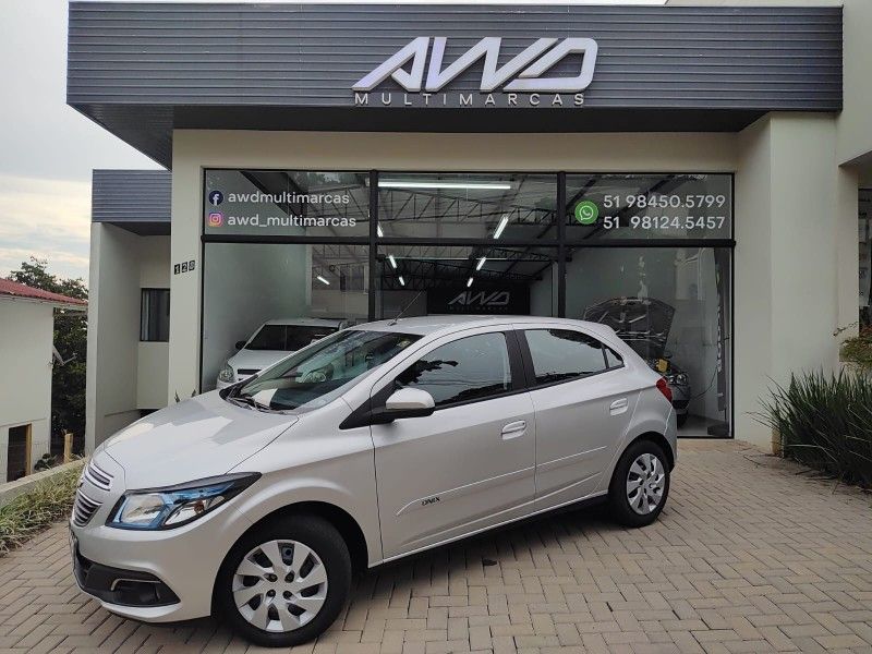 CHEVROLET ONIX 1.4 MPFI LT 8V 2015/2015 AWD MULTIMARCAS LAJEADO / Carros no Vale
