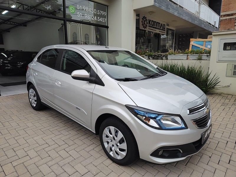 CHEVROLET ONIX 1.4 MPFI LT 8V 2015/2015 AWD MULTIMARCAS LAJEADO / Carros no Vale