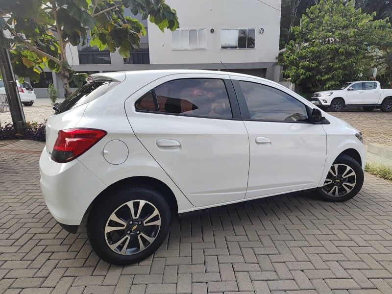 CHEVROLET ONIX 1.4 MPFI LTZ 8V 2014/2014 AWD MULTIMARCAS LAJEADO / Carros no Vale