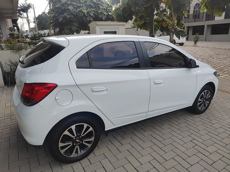 CHEVROLET ONIX 1.4 MPFI LTZ 8V 2014/2014 AWD MULTIMARCAS LAJEADO / Carros no Vale
