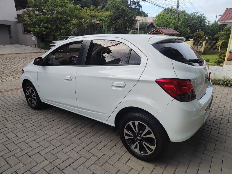 CHEVROLET ONIX 1.4 MPFI LTZ 8V 2014/2014 AWD MULTIMARCAS LAJEADO / Carros no Vale