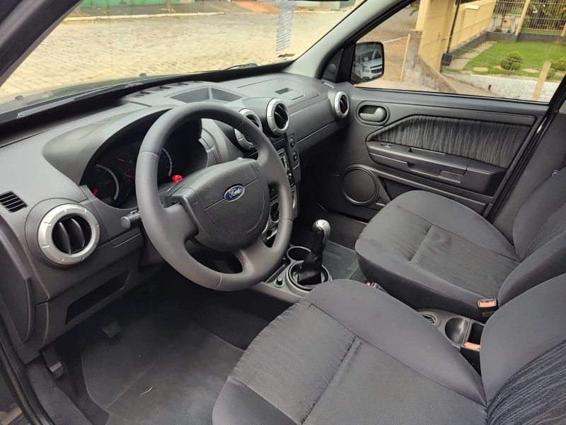 FORD ECOSPORT 1.6 XLT 8V 2008/2008 AWD MULTIMARCAS LAJEADO / Carros no Vale