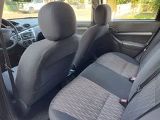FORD FOCUS 1.6 GLX SEDAN 8V 2007/2007 AWD MULTIMARCAS LAJEADO / Carros no Vale