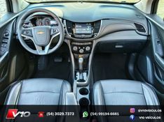 CHEVROLET TRACKER 1.4 16V PREMIER TURBO 2018/2019 V10 VEÍCULOS CAXIAS DO SUL / Carros no Vale
