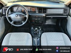 CHEVROLET VECTRA 2.0 MPFI EXPRESSION 8V 2005/2005 V10 VEÍCULOS CAXIAS DO SUL / Carros no Vale