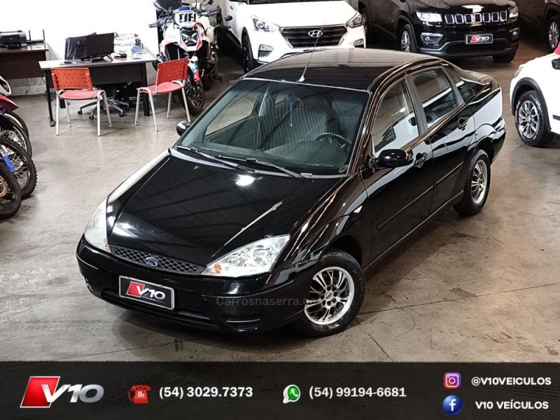 FORD FOCUS 2.0 GLX 16V 2006/2007 V10 VEÍCULOS CAXIAS DO SUL / Carros no Vale