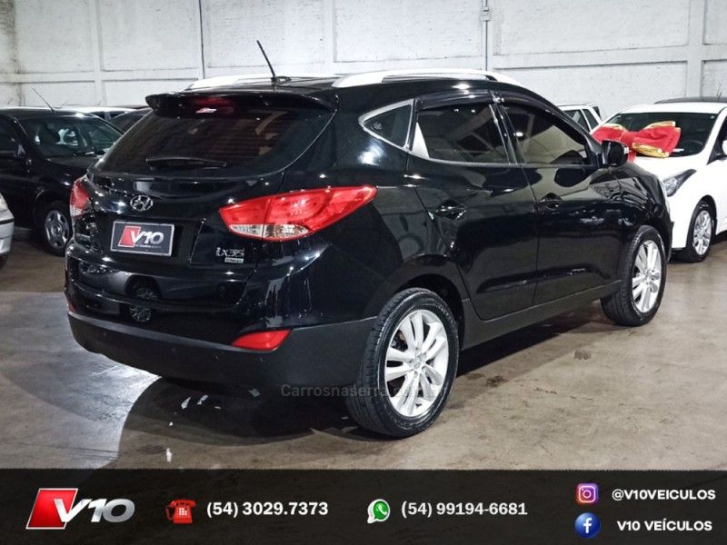 HYUNDAI IX35 2.0 MPI 4X2 16V 2012/2013 V10 VEÍCULOS CAXIAS DO SUL / Carros no Vale