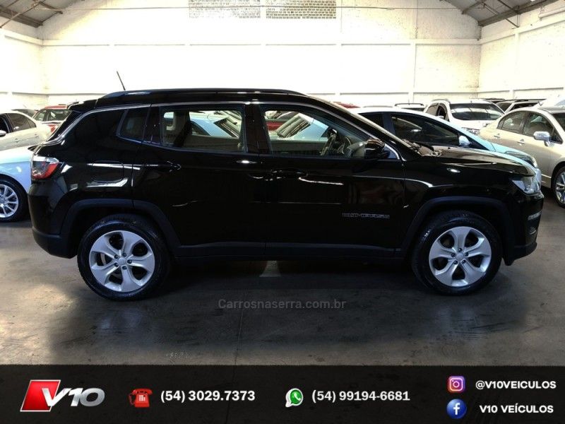 JEEP COMPASS 2.0 16V LONGITUDE 2017/2017 V10 VEÍCULOS CAXIAS DO SUL / Carros no Vale
