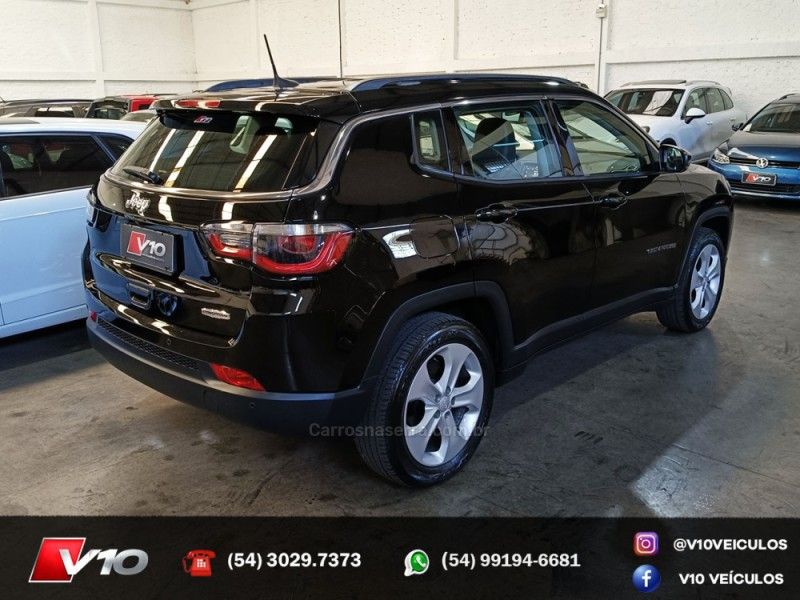 JEEP COMPASS 2.0 16V LONGITUDE 2017/2017 V10 VEÍCULOS CAXIAS DO SUL / Carros no Vale
