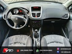 PEUGEOT 207 1.4 XR SPORT 8V 2010/2011 V10 VEÍCULOS CAXIAS DO SUL / Carros no Vale