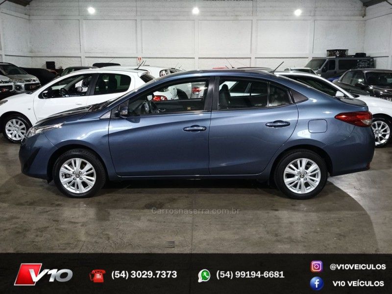 TOYOTA YARIS 1.5 XL SEDAN 16V 2019/2019 V10 VEÍCULOS CAXIAS DO SUL / Carros no Vale