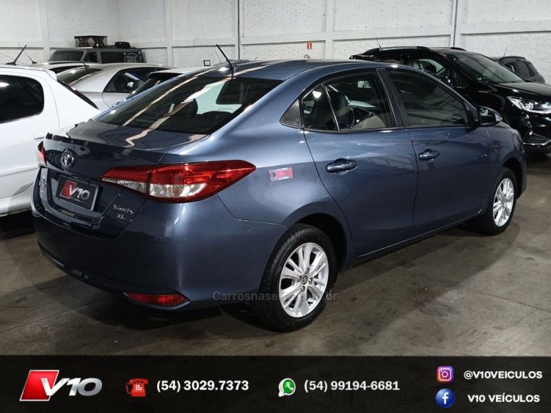 TOYOTA YARIS 1.5 XL SEDAN 16V 2019/2019 V10 VEÍCULOS CAXIAS DO SUL / Carros no Vale