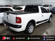 VOLKSWAGEN SAVEIRO 1.6 MI TRENDLINE CS 8V 2014/2015 V10 VEÍCULOS CAXIAS DO SUL / Carros no Vale