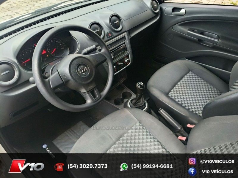 VOLKSWAGEN SAVEIRO 1.6 MI TRENDLINE CS 8V 2014/2015 V10 VEÍCULOS CAXIAS DO SUL / Carros no Vale