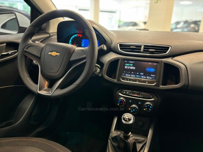 CHEVROLET ONIX 1.4 MPFI LTZ 8V 2013/2013 LUIGGI AUTOMÓVEIS CARLOS BARBOSA / Carros no Vale