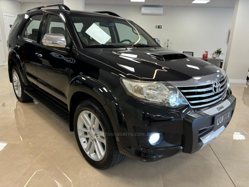 TOYOTA HILUX SW4 3.0 SRV 4X4 16V TURBO INTERCOOLER 2012/2012 LUIGGI AUTOMÓVEIS CARLOS BARBOSA / Carros no Vale