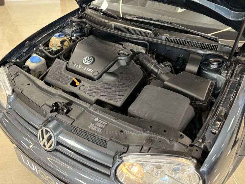 VOLKSWAGEN GOLF 1.6 SR 1999/2000 LUIGGI AUTOMÓVEIS CARLOS BARBOSA / Carros no Vale
