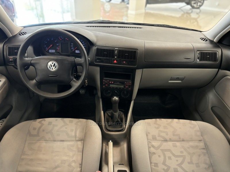 VOLKSWAGEN GOLF 1.6 SR 1999/2000 LUIGGI AUTOMÓVEIS CARLOS BARBOSA / Carros no Vale