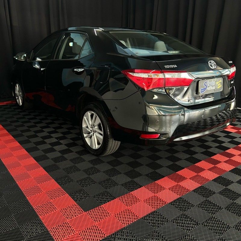 Toyota COROLLA GLi 1.8 2017/2017 SÉRGIO VEÍCULOS TEUTÔNIA / Carros no Vale