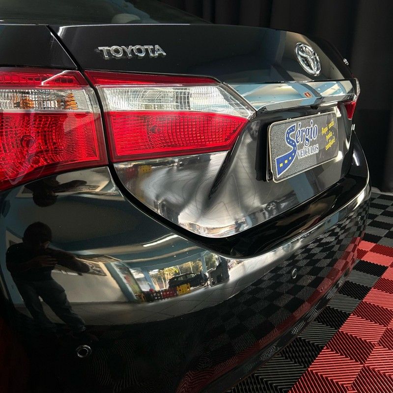 Toyota COROLLA GLi 1.8 2017/2017 SÉRGIO VEÍCULOS TEUTÔNIA / Carros no Vale