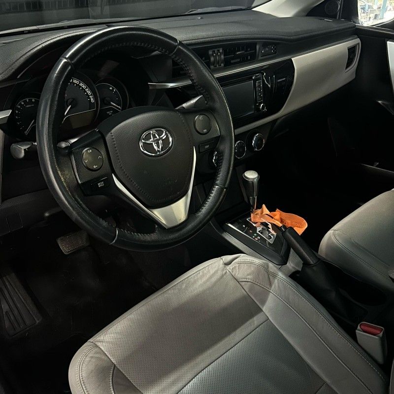 Toyota COROLLA GLi 1.8 2017/2017 SÉRGIO VEÍCULOS TEUTÔNIA / Carros no Vale