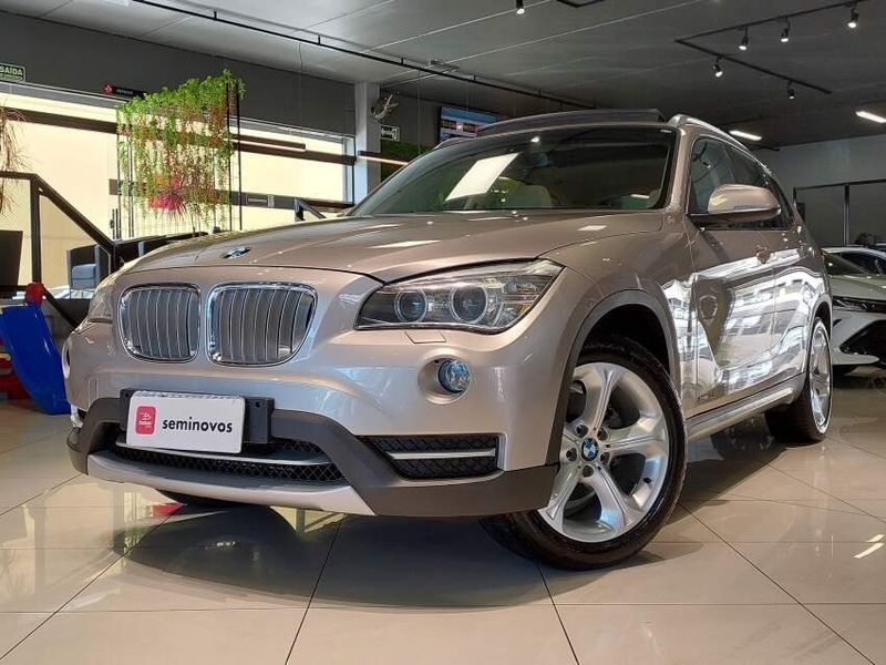 BMW X1 2.0 16V TURBO GASOLINA SDRIVE20I 4P AUTOMÁTICO 2013/2014 BETIOLO NOVOS E SEMINOVOS LAJEADO / Carros no Vale