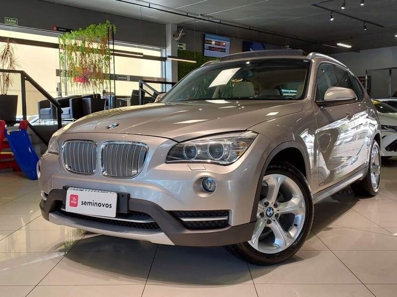 BMW X1 2.0 16V TURBO GASOLINA SDRIVE20I 4P AUTOMÁTICO 2013/2014 BETIOLO NOVOS E SEMINOVOS LAJEADO / Carros no Vale