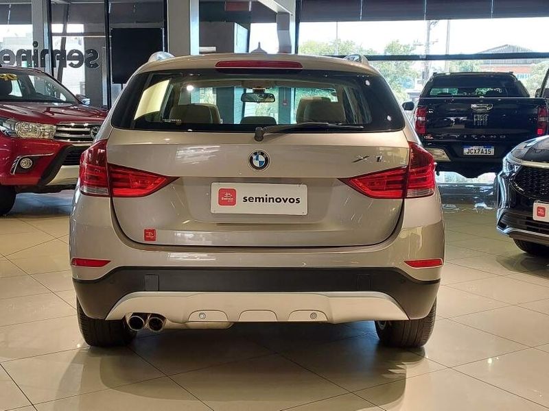 BMW X1 2.0 16V TURBO GASOLINA SDRIVE20I 4P AUTOMÁTICO 2013/2014 BETIOLO NOVOS E SEMINOVOS LAJEADO / Carros no Vale