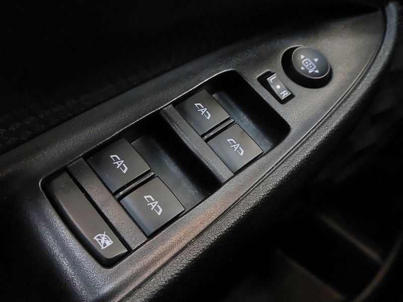 Chevrolet ONIX 1.0 FLEX PLUS LT MANUAL 2022/2023 BETIOLO NOVOS E SEMINOVOS LAJEADO / Carros no Vale