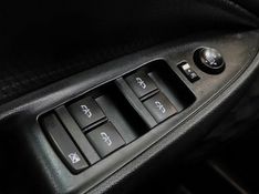 Chevrolet ONIX 1.0 FLEX PLUS LT MANUAL 2020/2021 BETIOLO NOVOS E SEMINOVOS LAJEADO / Carros no Vale