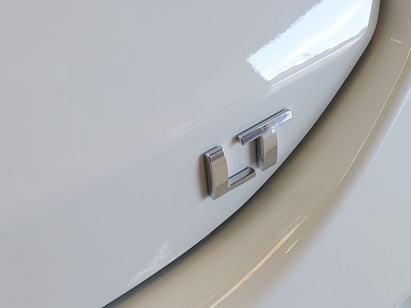 Chevrolet ONIX 1.0 FLEX PLUS LT MANUAL 2022/2023 BETIOLO NOVOS E SEMINOVOS LAJEADO / Carros no Vale
