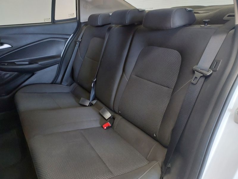 Chevrolet ONIX 1.0 FLEX PLUS LT MANUAL 2022/2023 BETIOLO NOVOS E SEMINOVOS LAJEADO / Carros no Vale